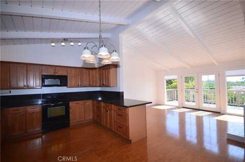 401 Columbus Circle, Corona del Mar, CA 92625