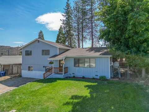 733 Cedar St, Yreka, CA 96097