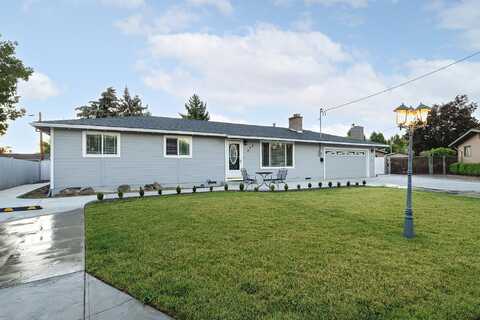 775 S 4th Street, Central Point, OR 97502