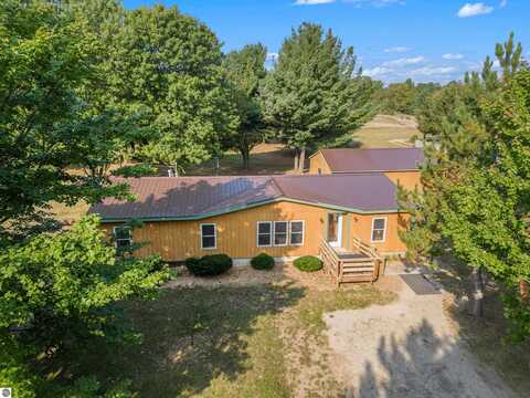 1410 N Lamb Road, Interlochen, MI 49643