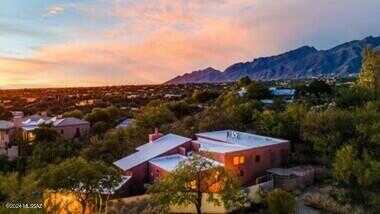 Camino Del Celador, TUCSON, AZ 85750