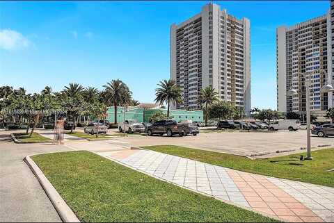 Ocean, HALLANDALE BEACH, FL 33009