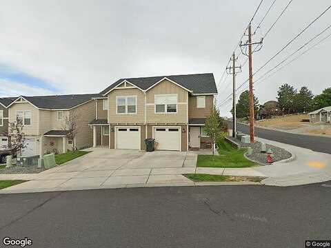 8Th, HERMISTON, OR 97838