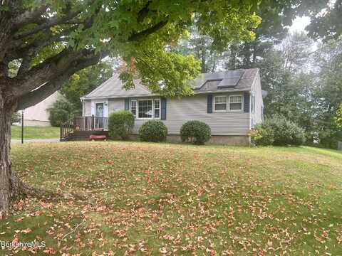 28 Hopewell Dr, Pittsfield, MA 01201