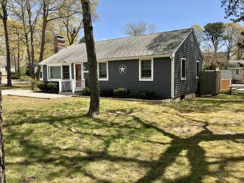 2 Uncle Edwards Road, Mashpee, MA 02649