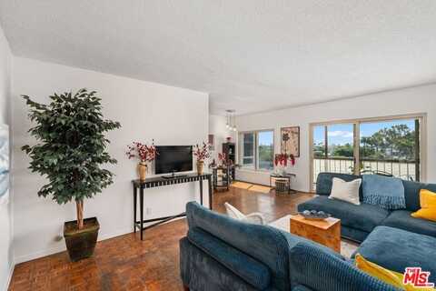 1110 Hacienda Pl, West Hollywood, CA 90069