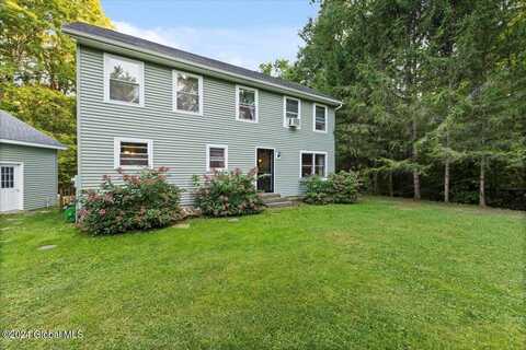 111 E Honey Hollow Road, New Baltimore, NY 12058