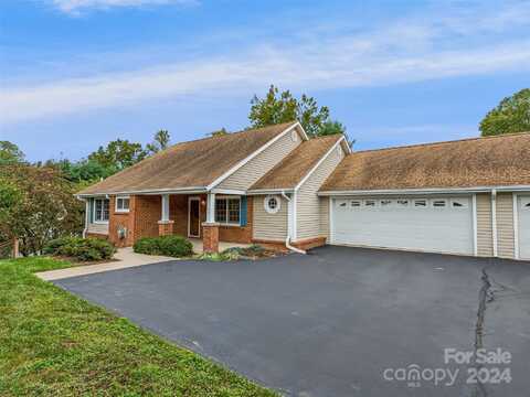 1115 Citation Circle, Hendersonville, NC 28739