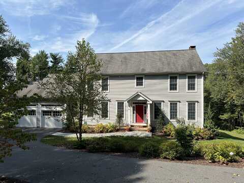 40 Tuttle Road, Woodbury, CT 06798