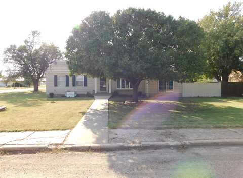 102 N Pershing, Hooker, OK 73945