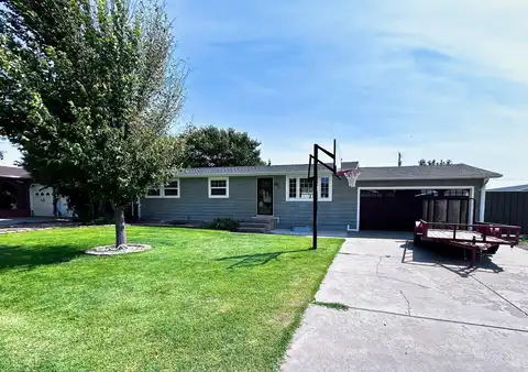 1203 North Pinecrest Street, Syracuse, KS 67878