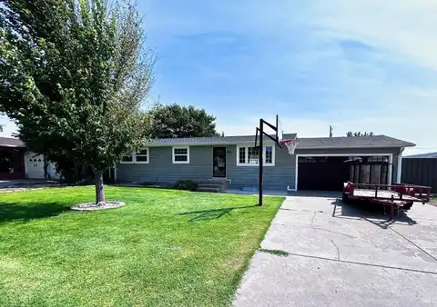 1203 N Pinecrest Street, Syracuse, KS 67878