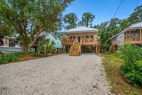 1221 Chaumont Street, Dauphin Island, AL 36528