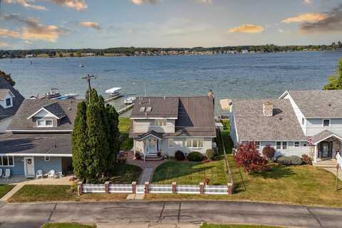 2235 Cove Trail, Crystal, MI 48818