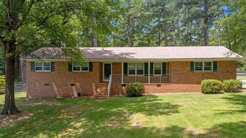 118 Brookhaven Dr., Greenwood, SC 29646