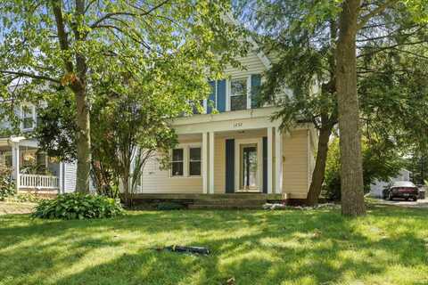 1252 Longfellow Avenue, South Bend, IN 46615