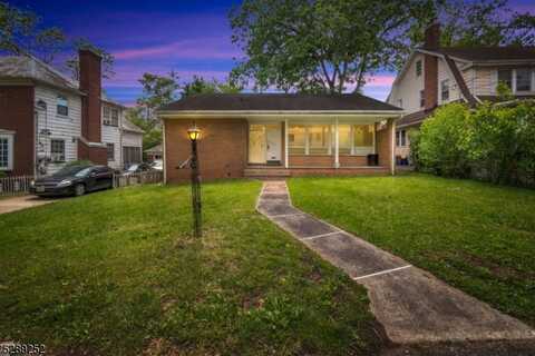 86 Chancellor, Newark, NJ 07112