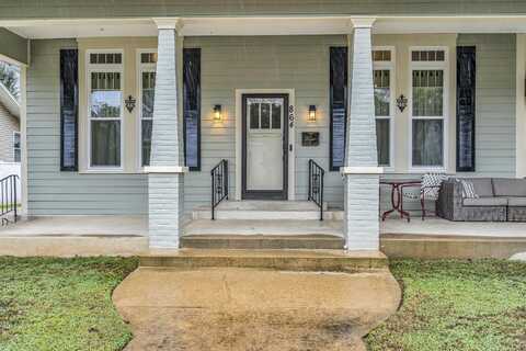 864 Broad St, West Point, MS 39773