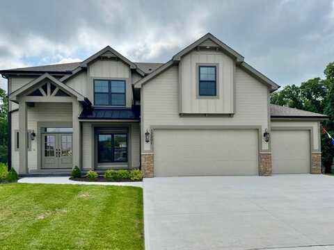 13301 Silverleaf Court, Parkville, MO 64152