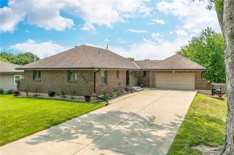 1701 NE 72nd Terrace, Gladstone, MO 64118