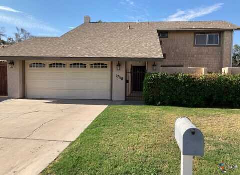 1758 Desert Gardens Dr, El Centro, CA 92243