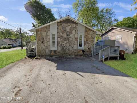 702 Hayes St, Alcoa, TN 37701