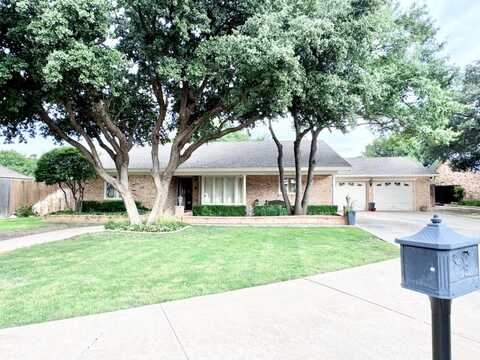 9204 Lynnhaven Avenue, Lubbock, TX 79423