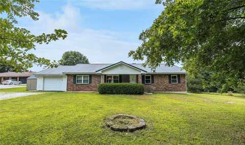 26184 Silver Ln., Waynesville, MO 65583