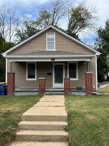 605 Fulton St, Washington, MO 63090