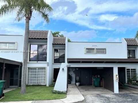 6528 Kendale Lakes Dr, Miami, FL 33183