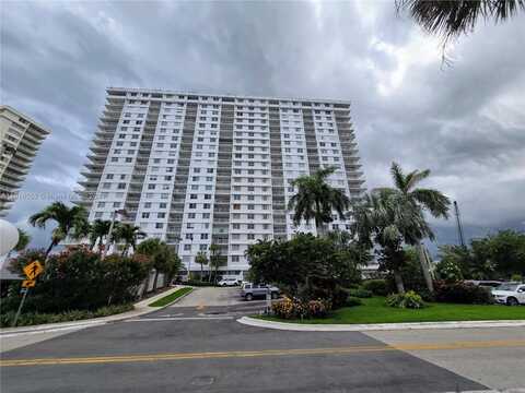 500 Bayview Dr, Sunny Isles Beach, FL 33160