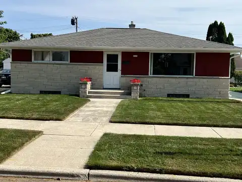 2725 S 12th St, Sheboygan, WI 53081