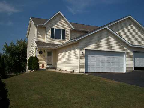 1114 Autumn Dr, West Bend, WI 53090