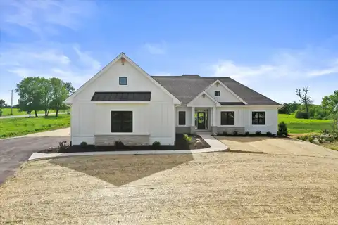 N1517 Woodstone Ln, Lake Geneva, WI 53147