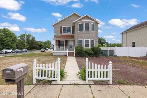 301 S Green Street, Tuckerton, NJ 08087