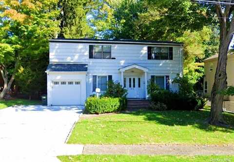 43 Wimbleton Lane, Great Neck, NY 11023