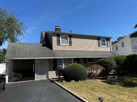 33 Ash Lane, Hicksville, NY 11801