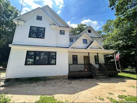 12 Syosset Road, Sound Beach, NY 11789