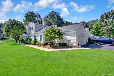 81 Fox Court, Manorville, NY 11949