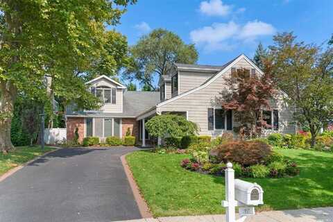 37 Joyce Lane, Woodbury, NY 11797