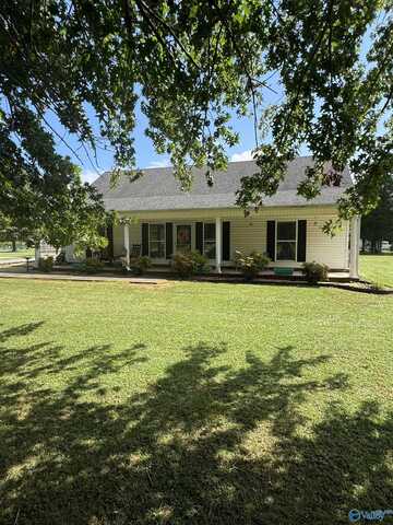 69 Cagle Road, Hartselle, AL 35640