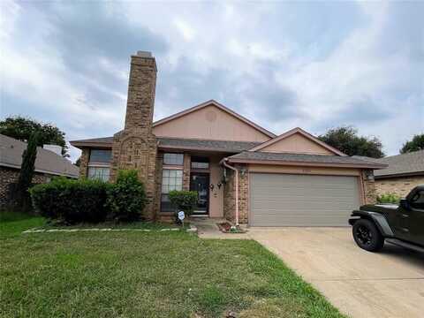 2521 Forest Creek Drive, Fort Worth, TX 76123