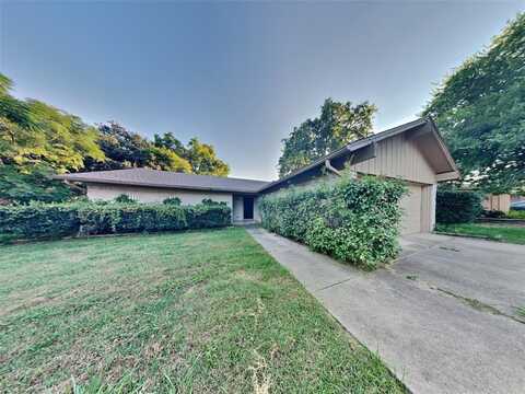 7432 Overhill Road, Fort Worth, TX 76116