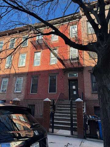 183 S 2nd St, Brooklyn, NY 11211