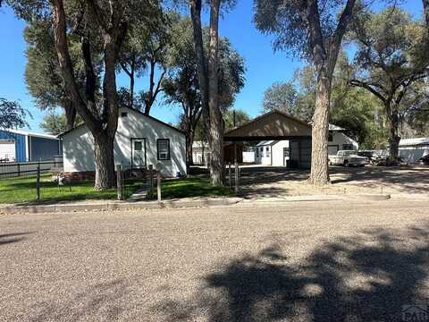 1306 10th St, Lamar, CO 81052