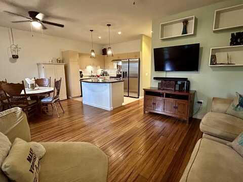 15 Kiohuohu Ln, Lahaina, HI 96761