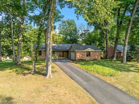 1496 ROCHINGHAM Drive, Rochester Hills, MI 48309