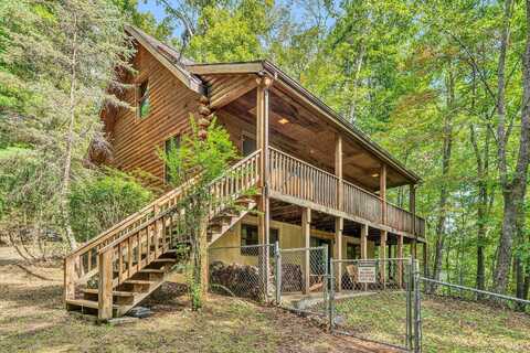 1345 Bottom Creek LN, Bent Mountain, VA 24059