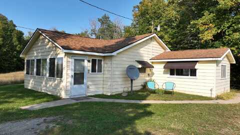 3195 Curtisville, South Branch, MI 48761