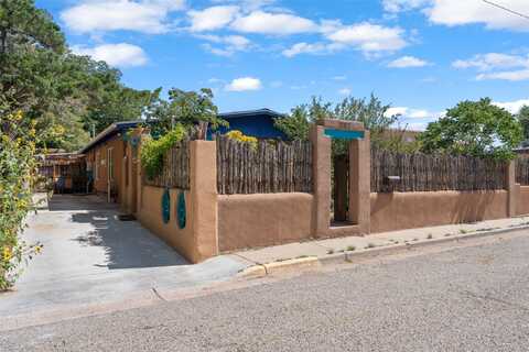 707 Cortez Street, Santa Fe, NM 87505